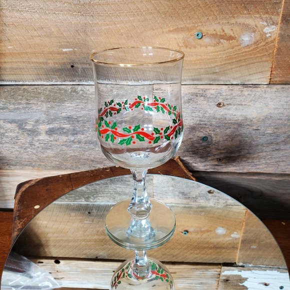 Libbey Christmas Holly Stemmed Wine Glass - Price per glass - Picture 6 of 6